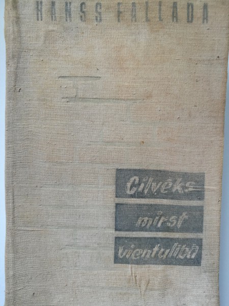 Cilvēks mirst vientulībā