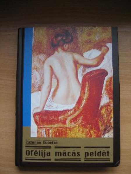 Ofēlija mācās peldēt