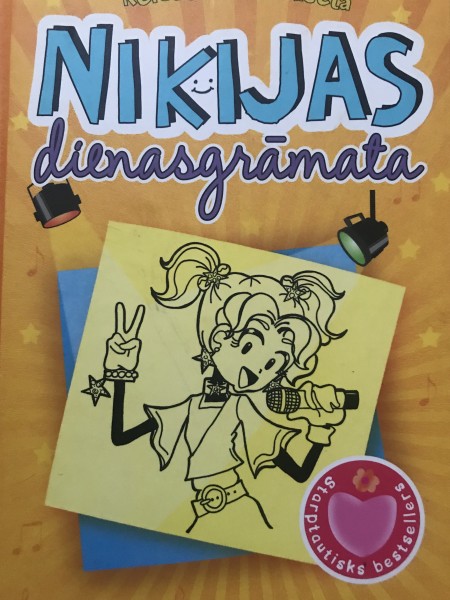 Nikijas dienasgrāmata. Ne pārāk talantīgas popzvaigznes stāsti.