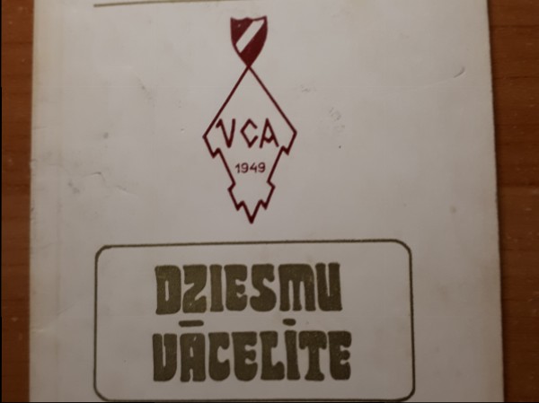 Dziesmu vàcelìte .