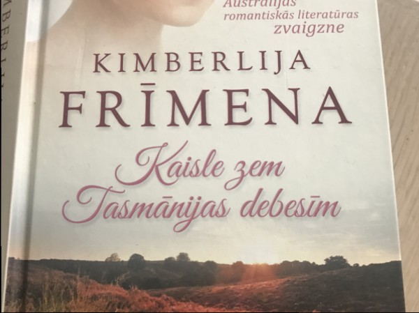 Kaisle zem Tasmānijas debesīm