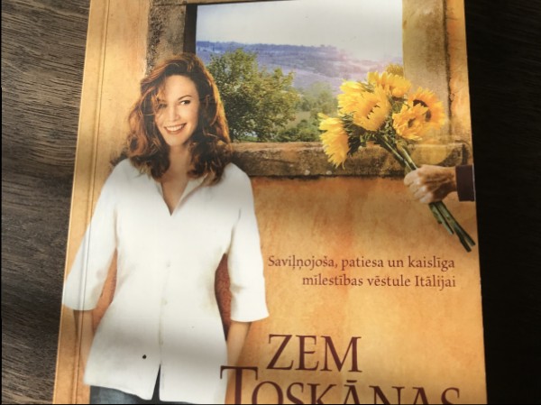 Zem Toskānas saules