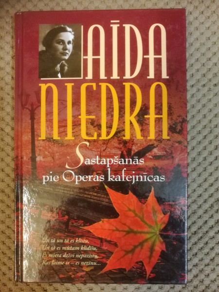 Sastapšanās pie operas kafejnīcas