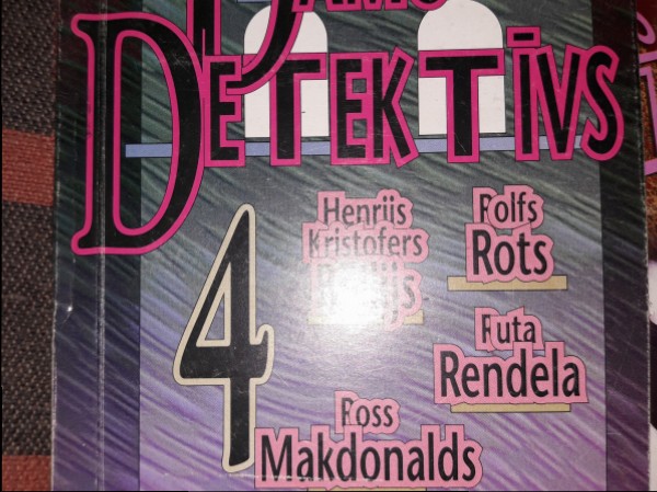 Pusnakts zilais. Dzeltenie gliemji. Pazudusī nelaiķe. Piekļāvīgā sieviete. Sašķelti pastāvam.