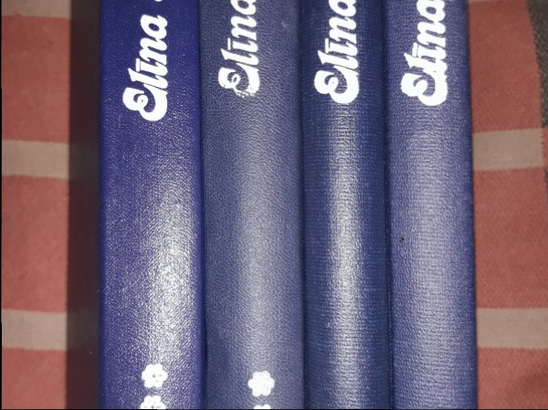 Kopoti raksti četros sējumos