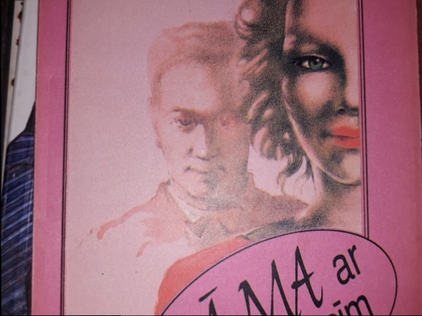 Dāma ar zaļajām acīm