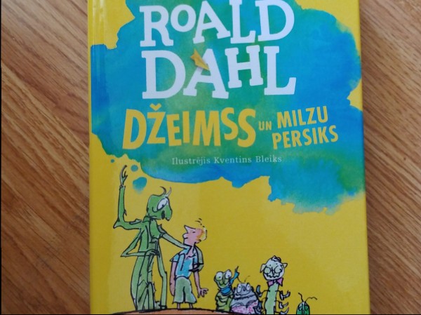 Džeims un milzu persiks