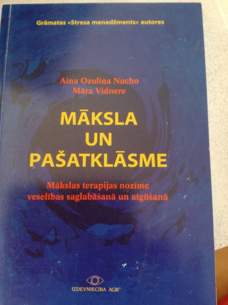 Māksla un pašatklāsme