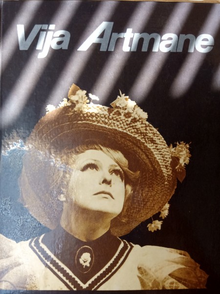 Vija Artmane