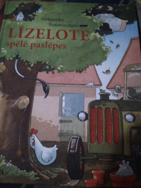 Līzelote spēlē paslēpes