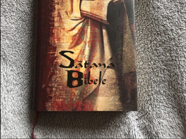 Sātana bībele