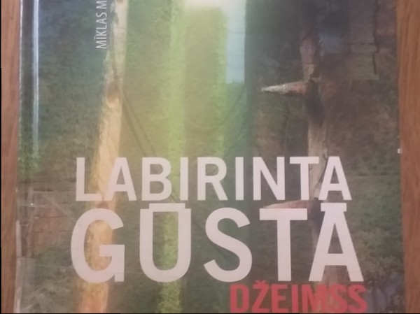 Labirinta gūstā