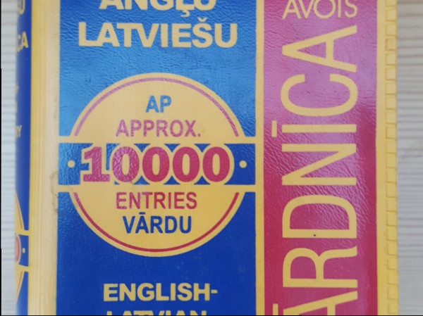 Angļu-latviešu vārdnīca