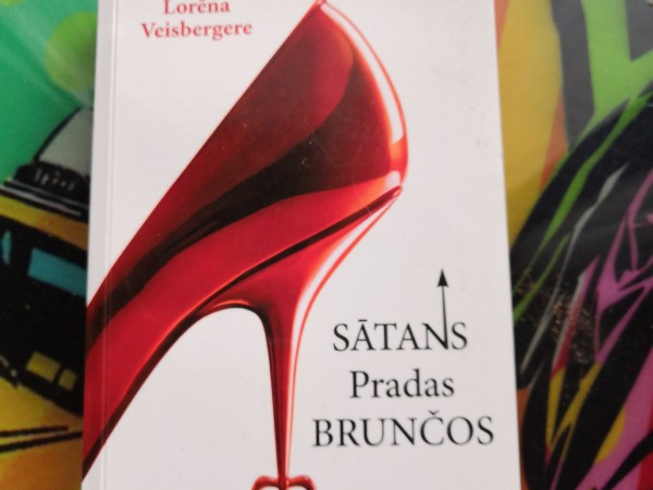 Sātans Pradas brunčos