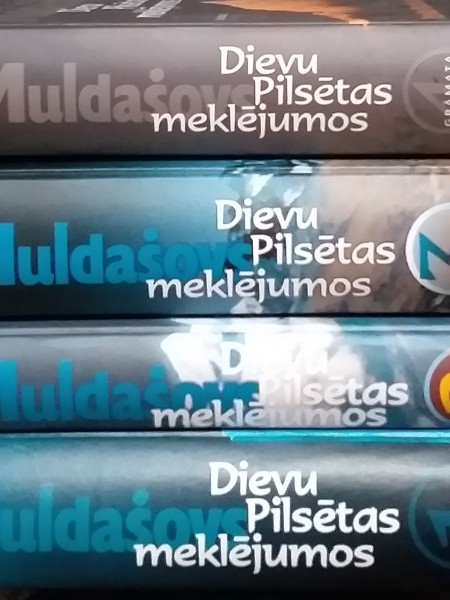 Dievu pilsētas meklējumos 1,2,3,4 grāmata