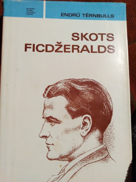 Skots Ficdžeralds