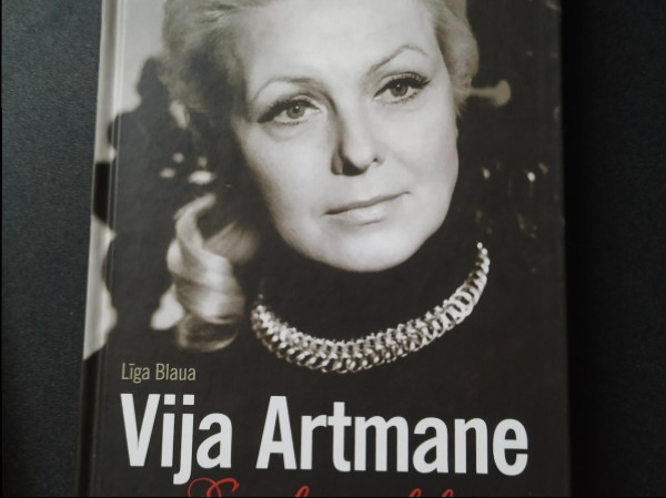 Vija Artmane. Sirdī palikušie