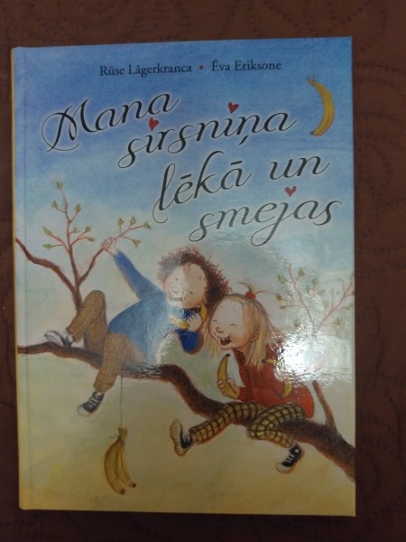 Mana sirsniņa lēkā un smejas