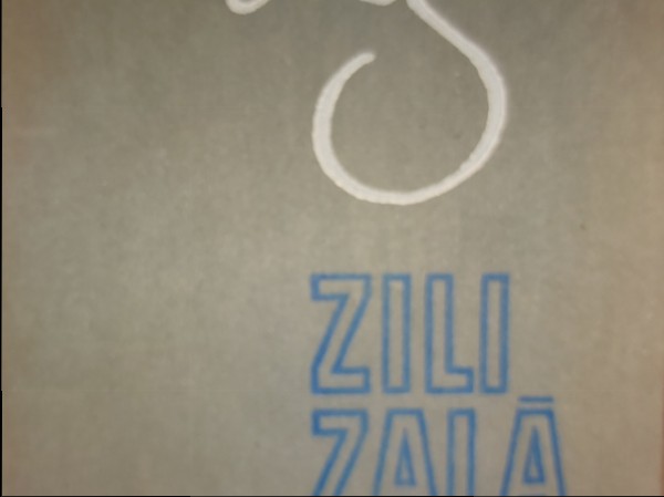 Zili zaļā