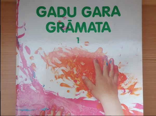Gadu gara grāmata