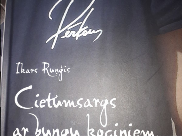 Cietumsargs ar bungu kociņiem