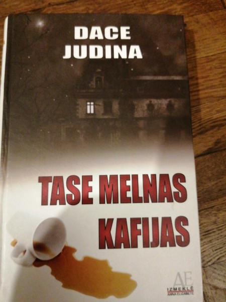 Tase melnas kafijas