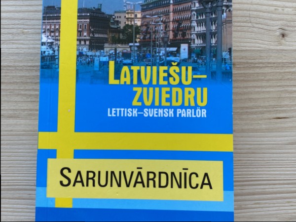 Latviešu-zviedru sarunvārdnīca
