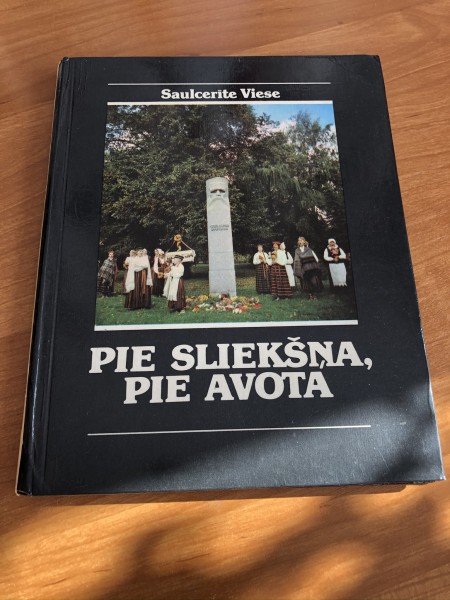 Pie sliekšņa, pie avota