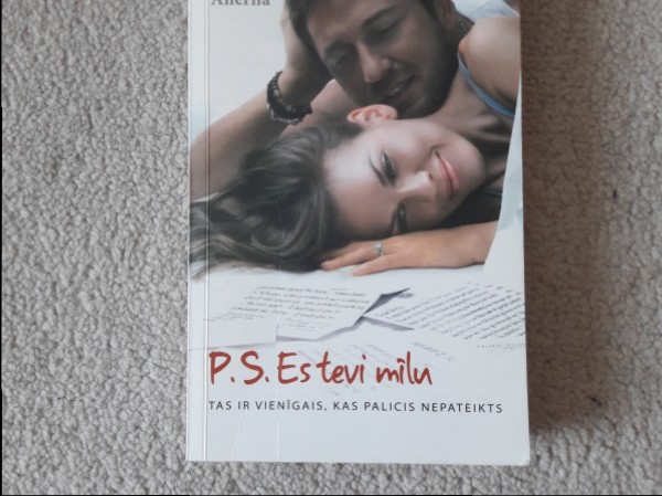 P.S. Es tevi mīlu