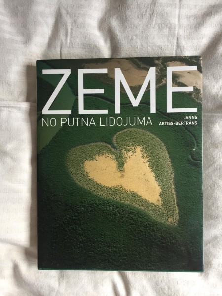 Zeme no putna lidojuma