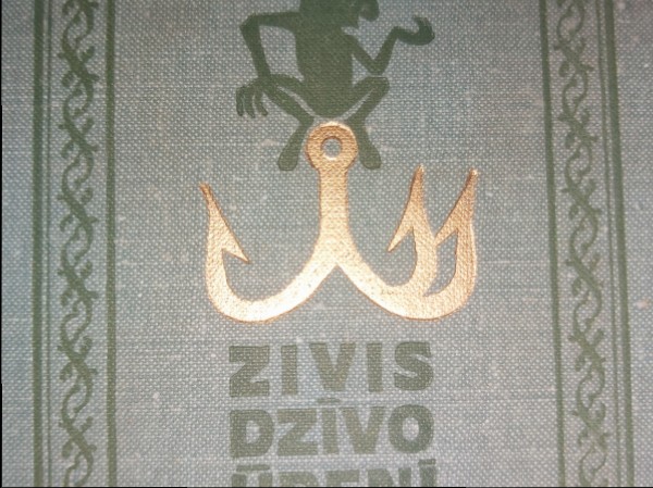 Zivis dzīvo ūdenī