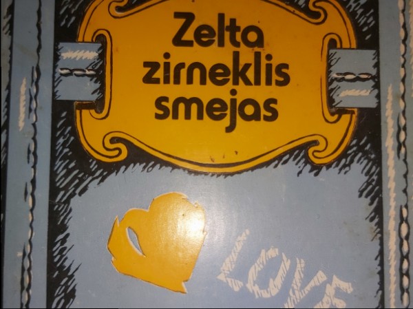 Zelta zirneklis smejas