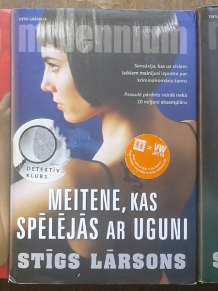 Meitene ar pūķa tetovējumu / Meitene, kas spēlējas ar uguni / Meitene, kas izpostīja sirseņu pūzni
