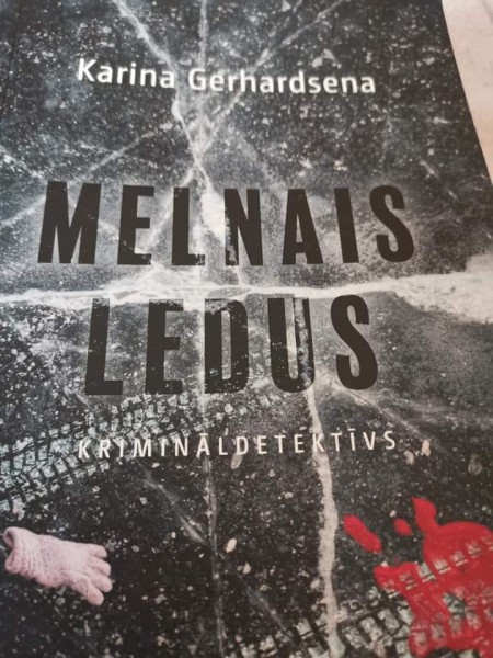 Melnais ledus