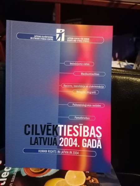 Cilvēktiesības Latvijā 2004. gadā