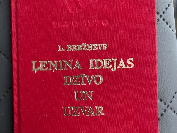 Ļeņina idejas dzīvo un uzvar