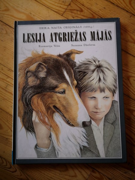 Lesija atgriežas mājās