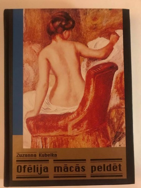 Ofēlija mācās peldēt