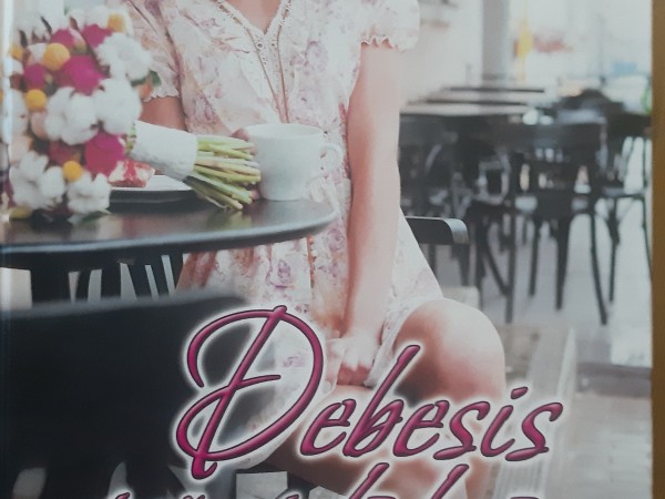 Debesis tepat līdzās