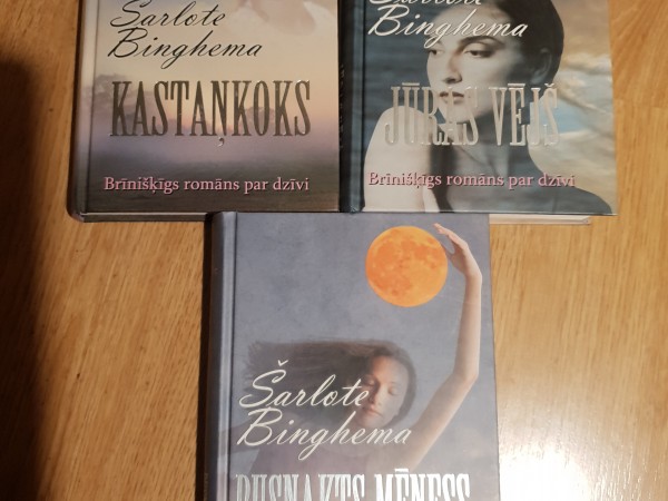 Kastaņkoks, Jūras vējš, Pusnakts mēness