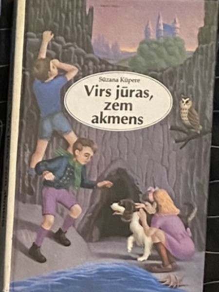 Virs jūras, zem akmens