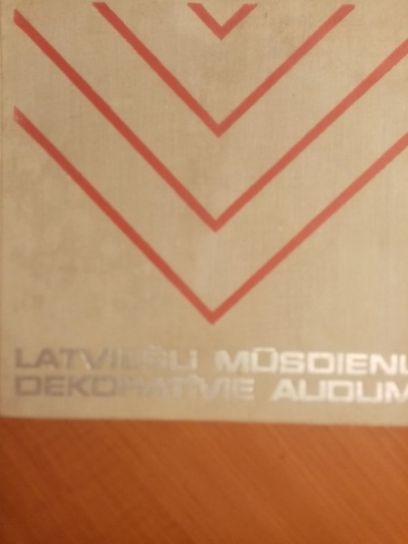 Latviešu mūsdienu dekoratīvie audumi