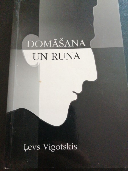 Domāšana un runa