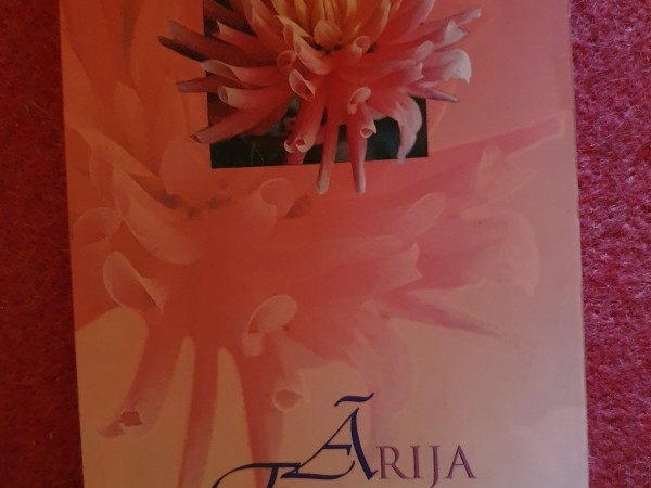 Lirika Ārija Elksne