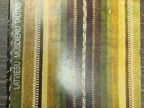 Latviešu mūsdienu tautas māksla