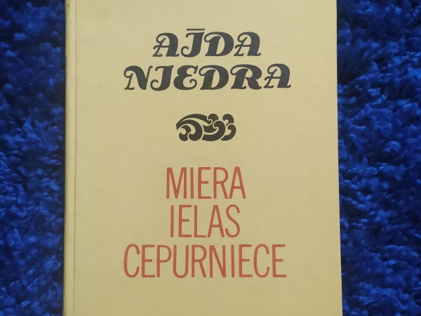 Miera ielas cepurniece