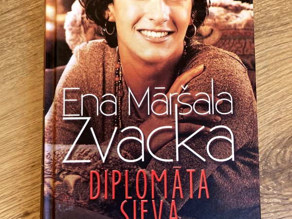 Diplomāta sieva
