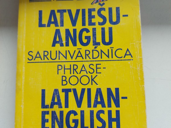 Latviešu-angļu sarunvārdnīca