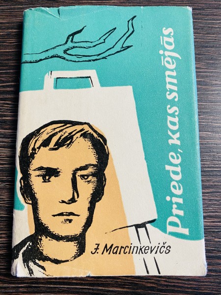 PRIEDE, KAS SMĒJĀS