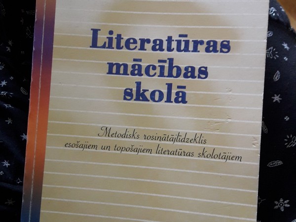 Literatūras mācības skolā
